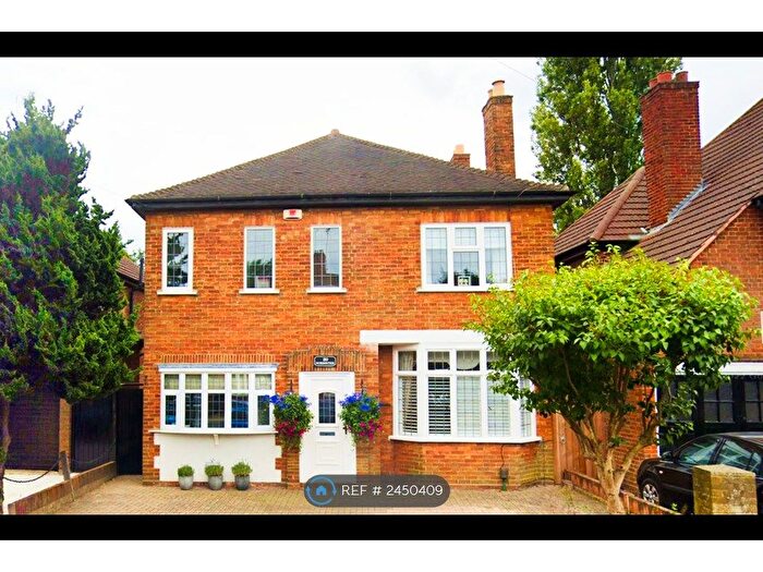 4 Bedroom Detached House To Rent In Queens Gardens, Peterborough, PE1