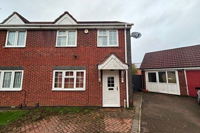 3 Bedroom Semi-Detached House To Rent In Trefoil Close, Leicester, LE5