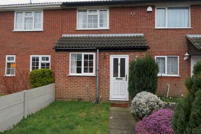 Town House To Rent In Grange Drive, Burbage, Leicestershire, LE10