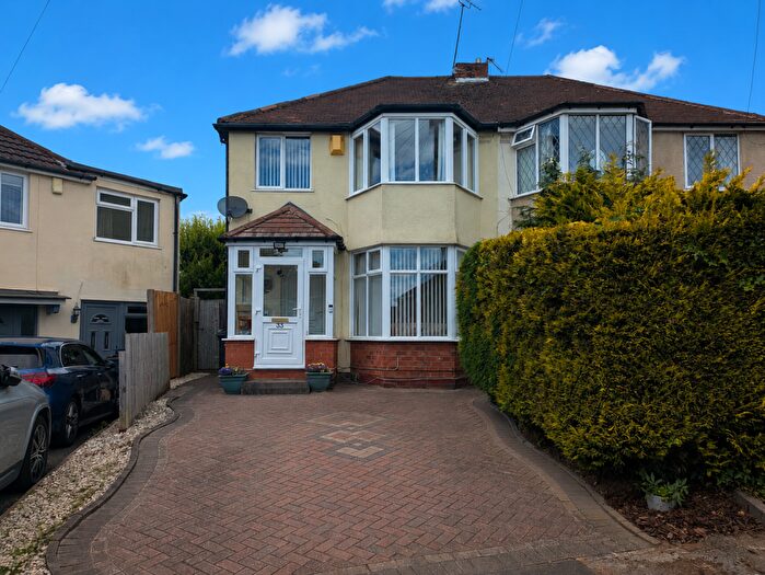 3 Bedroom Semi-Detached House For Sale In Milburn Road, Birmingham, B44