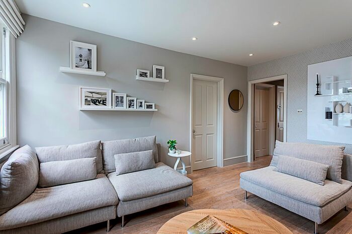 2 Bedroom Flat To Rent In Fulham High Street, London, SW6