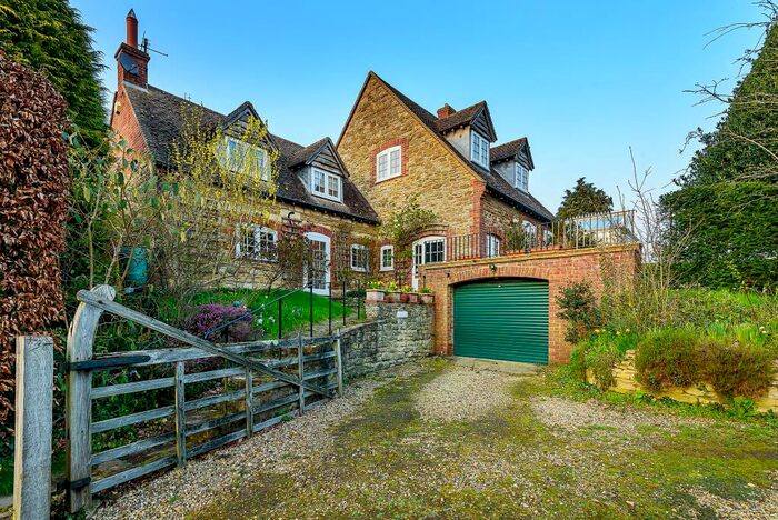 4 Bedroom Cottage For Sale In Marsh Baldon, Oxford, OX44