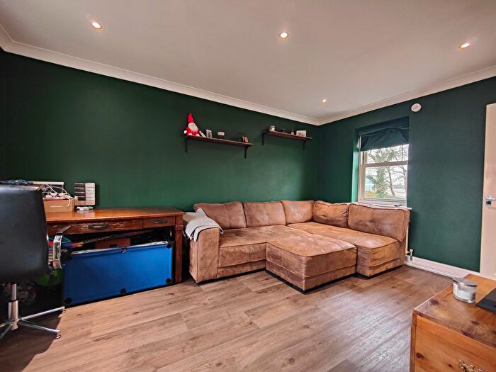 1 Bedroom End Of Terrace House For Sale In Calcott Park, Yateley, Hampshire, GU46