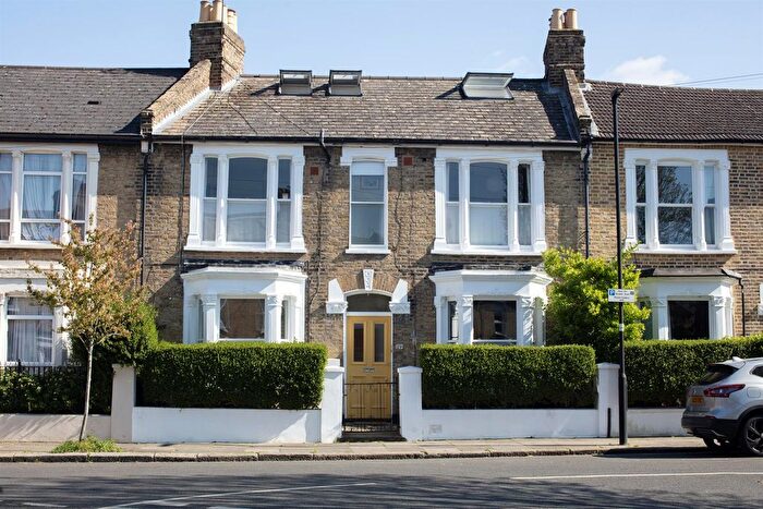 3 Bedroom Flat For Sale In Bicknell Road, Camberwell, SE5