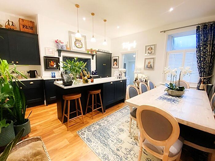 4 Bedroom Apartment For Sale In Middle Street, Newcastle Upon Tyne, NE6