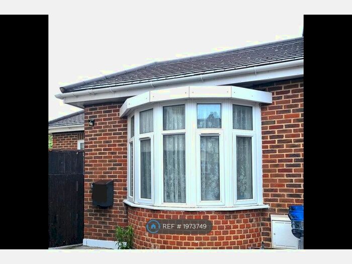 2 Bedroom Bungalow To Rent In Elsrick Avenue, Morden, SM4