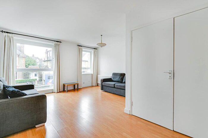 5 Bedroom Town House For Sale In Howards Lane, Putney, SW15