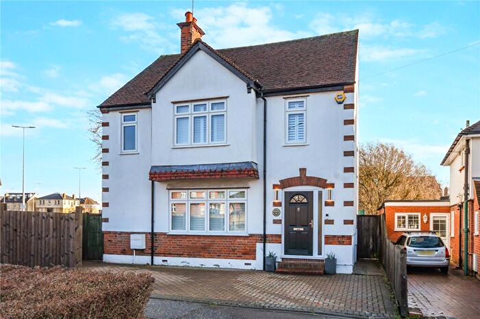 4 Bedroom Detached House For Sale In Cedar Avenue, Chelmsford, Essex, CM1
