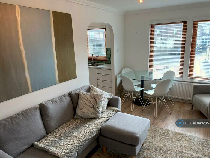 1 Bedroom Flat To Rent In Kerse Place, Falkirk, FK1