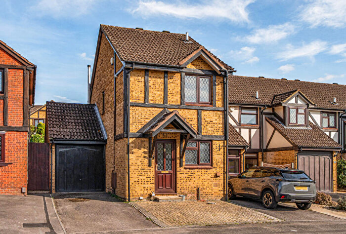 2 Bedroom Semi-Detached House For Sale In Ludlow Close, Willsbridge, Bristol, Gloucestershire, BS30