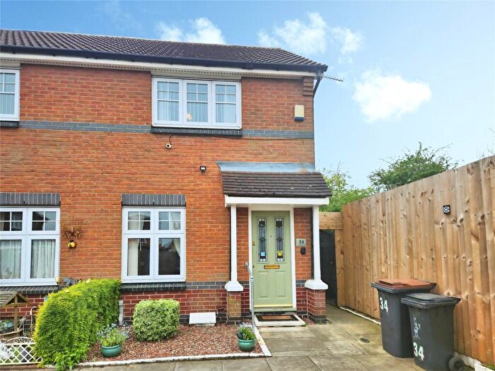 2 Bedroom End Of Terrace House For Sale In Rivermead, Nuneaton, Warwickshire, CV11