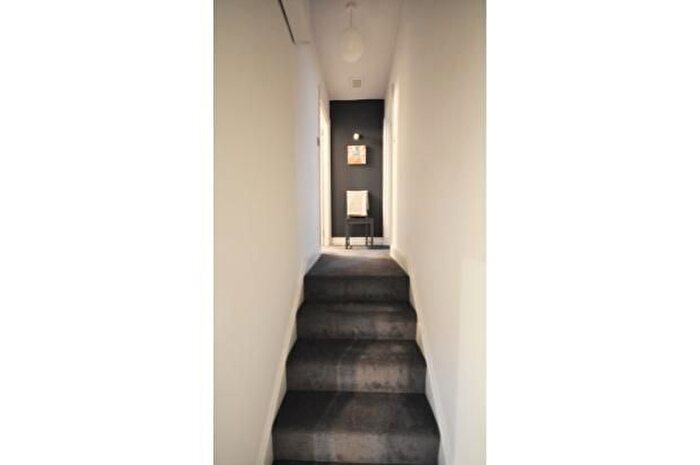 1 Bedroom Flat To Rent In Telford Avenue, London, SW2
