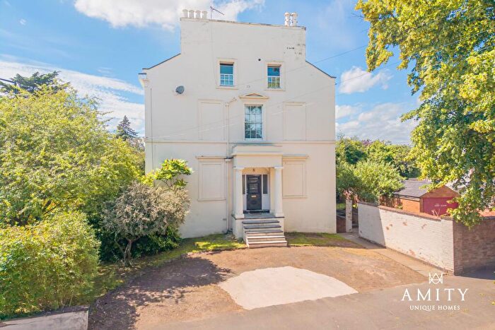 6 Bedroom Detached House For Sale In St Mary's Road, CV31