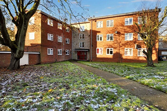 2 Bedroom Flat To Rent In Crown Way, Leamington Spa, CV32