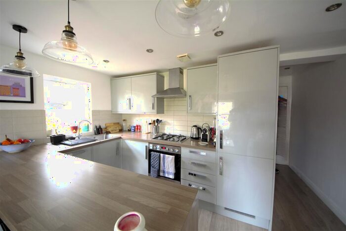2 Bedroom Flat To Rent In Fortis Green, East Finchley, N2