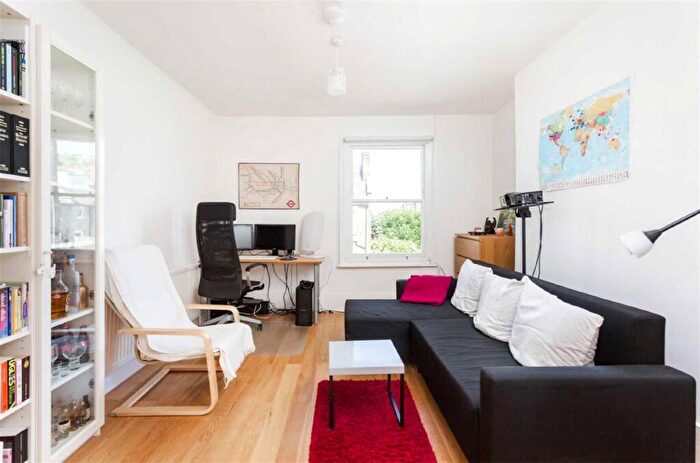 2 Bedroom Flat For Sale In Roderick Road Hampstead, NW3