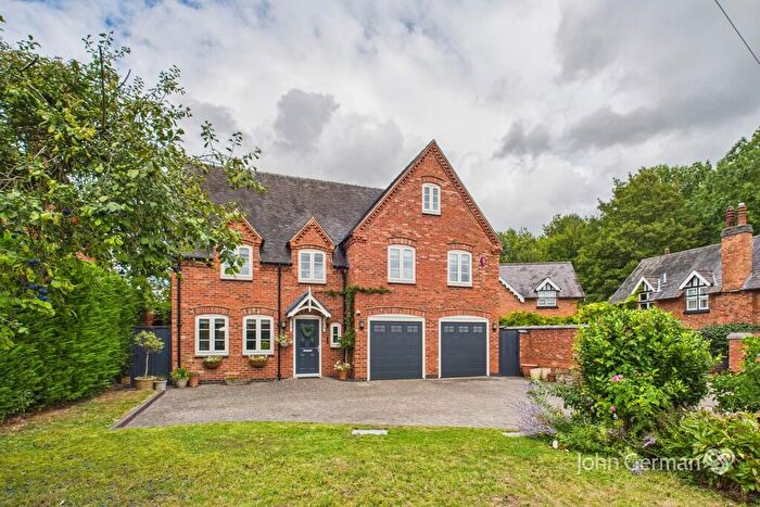 6 Bedroom Detached House For Sale In Branston Road, Tatenhill, DE13