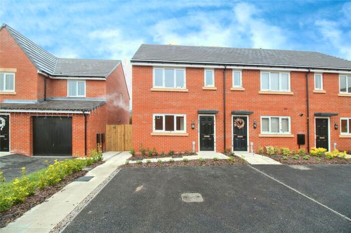 3 Bedroom End Of Terrace House To Rent In Spindle Close, Hollington Grange, Stoke-on-Trent, Staffordshire, ST6