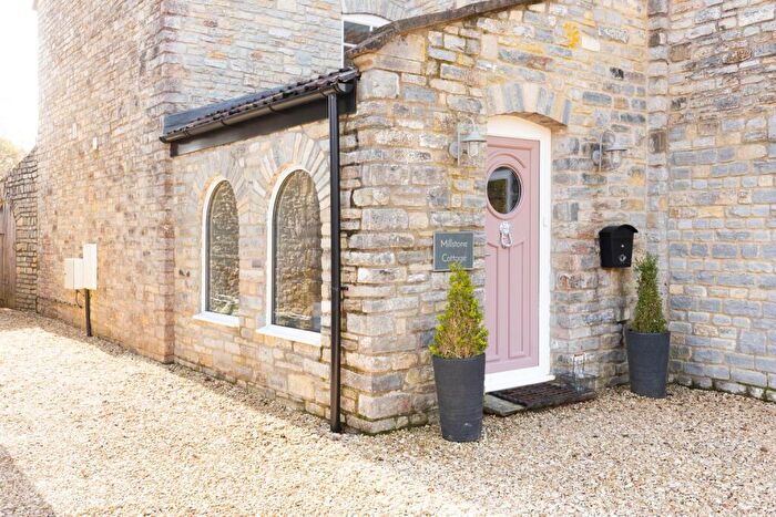 4 Bedroom Detached House For Sale In High Street, North Wootton, BA4