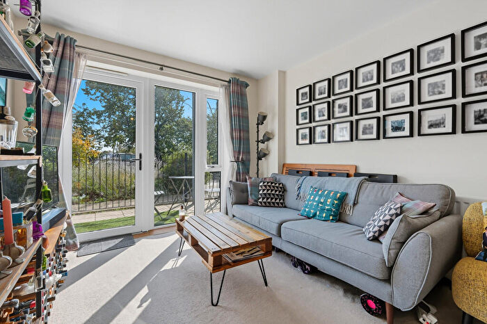 2 Bedroom Flat For Sale In Chronicle Avenue, London, NW9