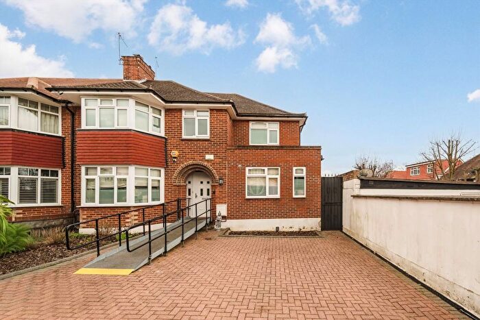 5 Bedroom Semi Detached House To Rent In Beverley Gardens, Wembley, HA9