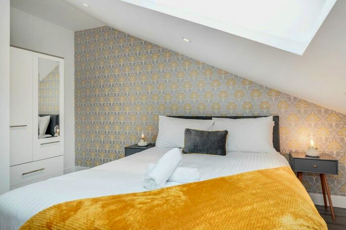 1 Bedroom Flat To Rent In Walker Avenue, Milton Keynes, MK12