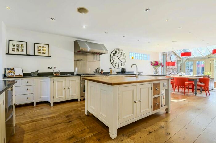 5 Bedroom End Of Terrace House To Rent In Wrighton Mews, Isleworth, TW7