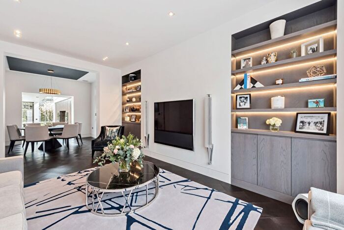 4 Bedroom End Of Terrace House For Sale In Hanover Road, Kensal Rise, NW10