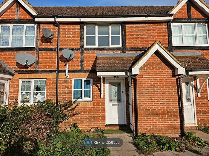 2 Bedroom Terraced House To Rent In Two Mile Drive, Slough, SL1