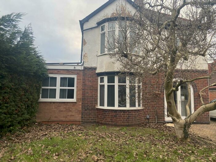 4 Bedroom House To Rent In Sheaf Lane, Birmingham, B26