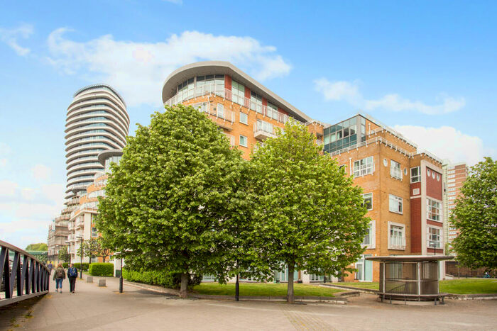 2 Bedroom Apartment To Rent In Oyster Wharf, Lombard Road, London, SW11