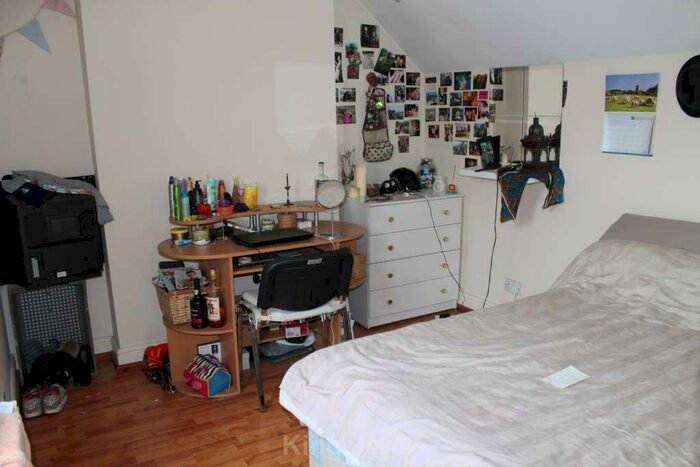 4 Bedroom Flat To Rent In City Road, Roath, Cardiff, CF24