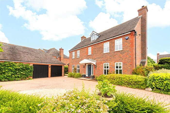 4 Bedroom Detached House For Sale In March Meadow, Wavendon Gate, Milton Keynes, Buckinghamshire, MK7