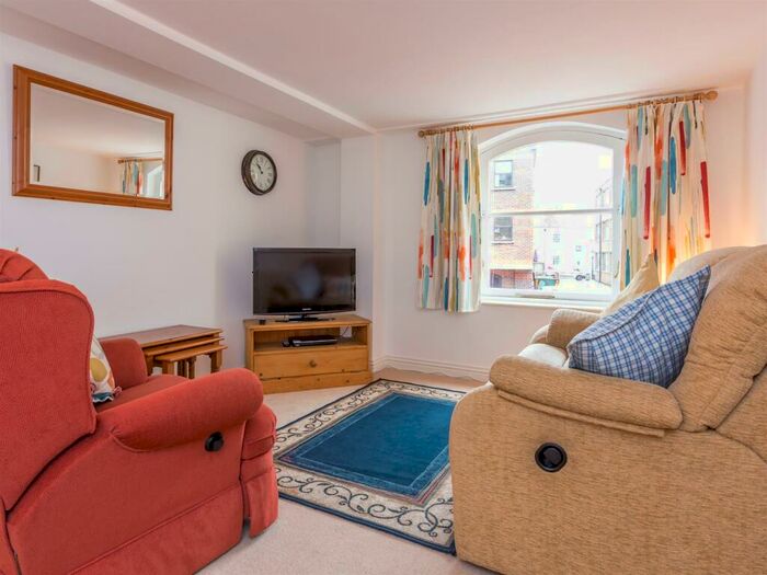 2 Bedroom Town House To Rent In Castle Street, Poole, BH15