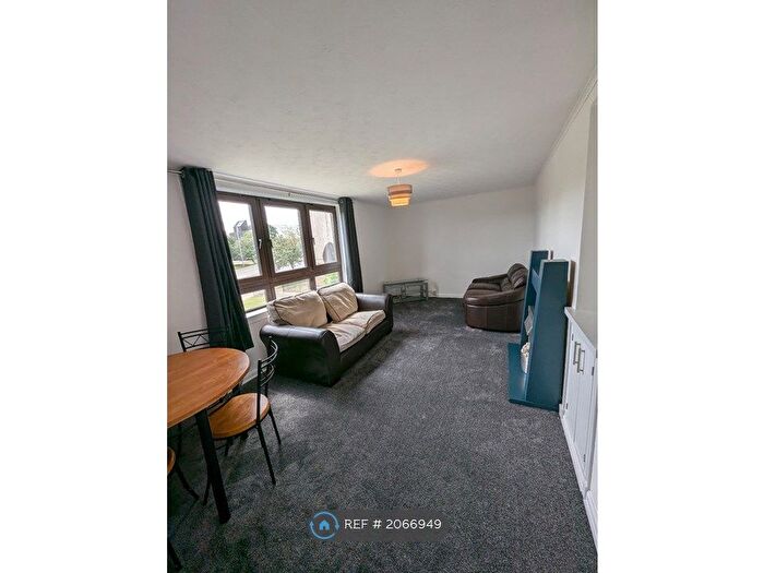 2 Bedroom Flat To Rent In Lang Stracht, Aberdeen, AB15