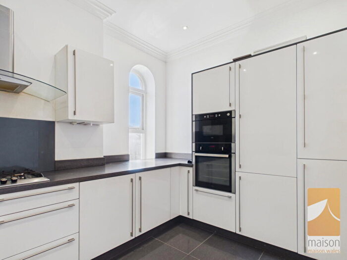 2 Bedroom Apartment For Sale In Conway Road, Pontcanna, Cardiff, CF11