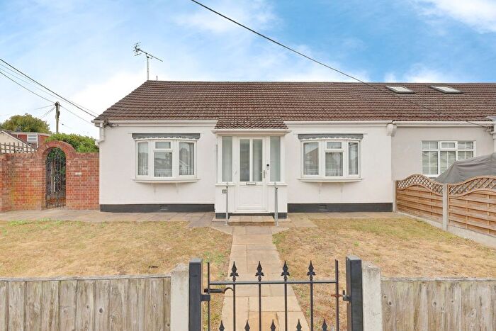 2 Bedroom Semi-Detached Bungalow For Sale In Lea Road, Benfleet, SS7
