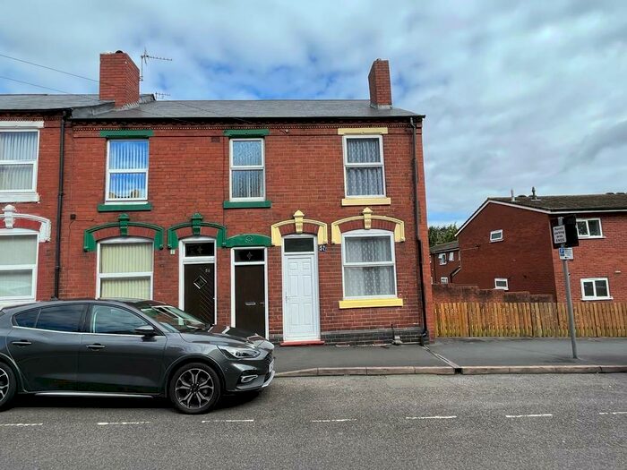 3 Bedroom End Of Terrace House To Rent In Causeway, Rowley Regis, B65