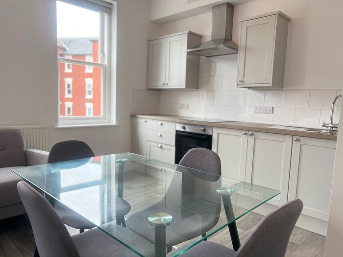 2 Bedroom Flat To Rent In Arch View Crescent, Liverpool, Merseyside, L1