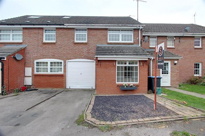 3 Bedroom Semi-Detached House For Sale In Morefields, Tring, HP23