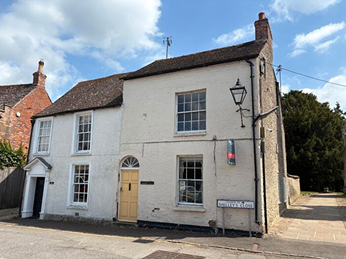 3 Bedroom Semi-Detached House For Sale In Market Square, Lechlade, Gloucestershire, GL7