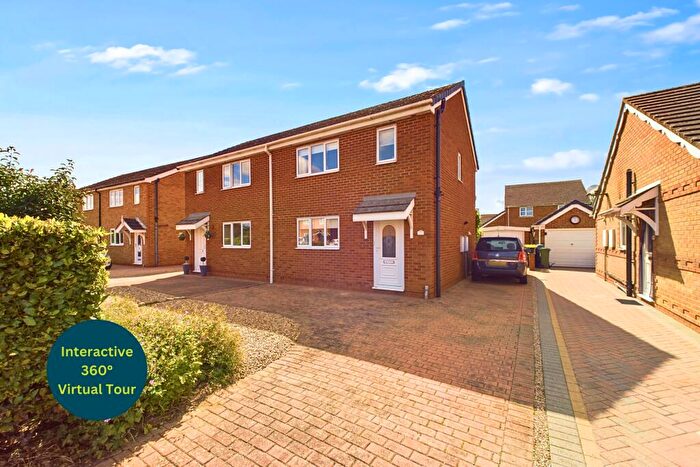 3 Bedroom Semi-Detached House For Sale In Gleneagles Crescent, New Holland, North Lincolnshire, DN19