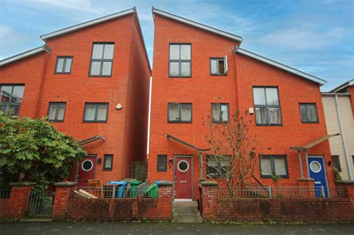4 Bedroom Terraced House To Rent In Loxford Street, Hulme, Manchester, M15