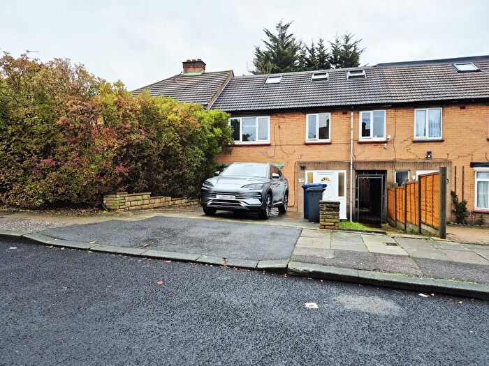 6 Bedroom End Terrace House For Sale In Fairmead Crescent, HA8