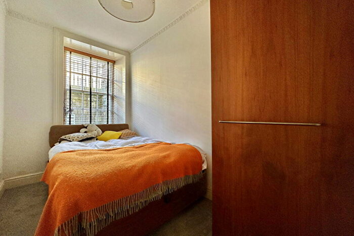 2 Bedroom Flat For Sale In Great Pulteney Street, Bath, BA2