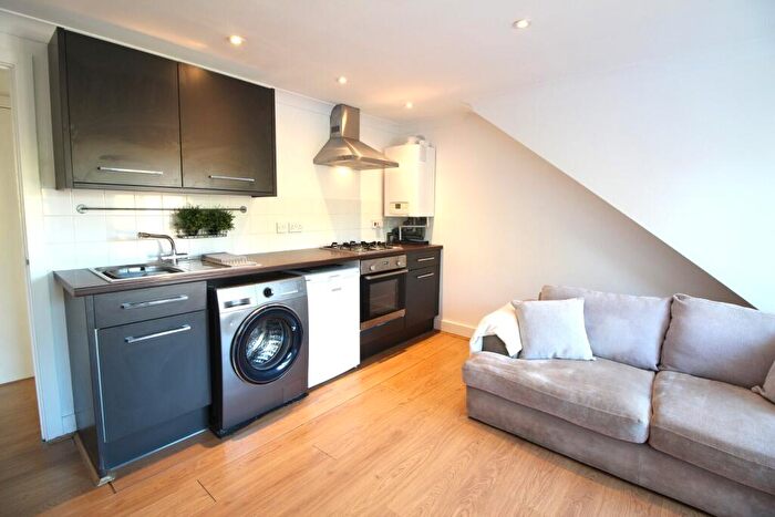 1 Bedroom Apartment To Rent In High Road, SS7
