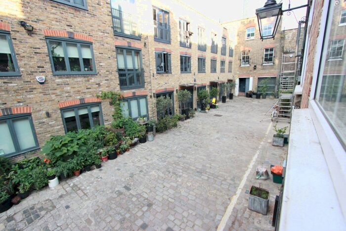 4 Bedroom Flat To Rent In Cleveland Street, London, W1T