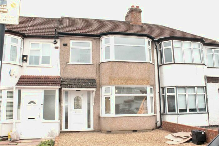 4 Bedroom Terraced House To Rent In Briar Close, London, N13