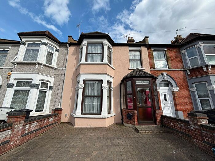 4 Bedroom Terraced House To Rent In St Albans Road, Ilford, IG3