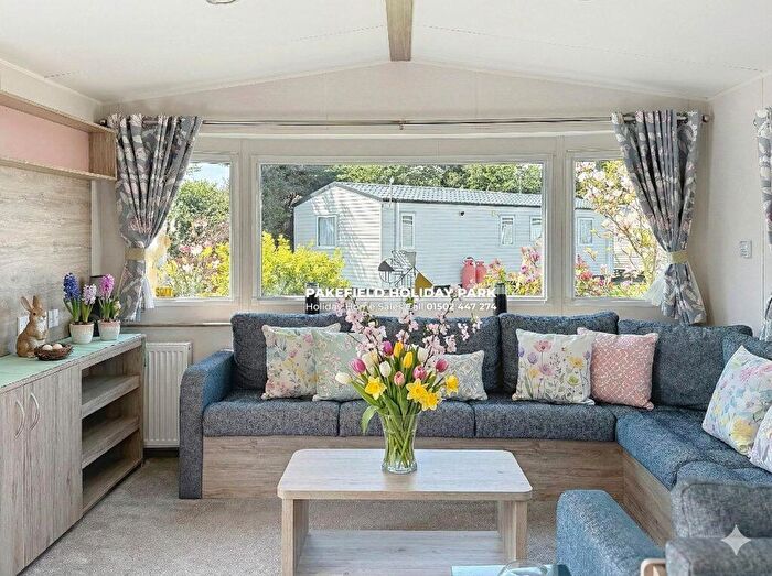 2 Bedroom Park Home For Sale In Pakefield Holiday Park, NR33